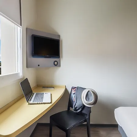 Отель Ibis Budget Marne La Vallee Val D'europe Монтеврен